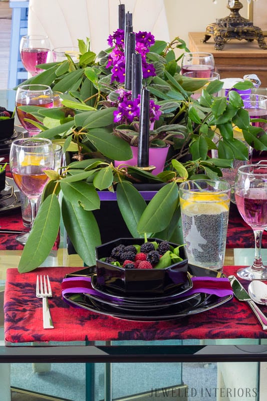 valentines, valentines day, tablescapes, placemats, DIY, tutorial, How to, flowers, red, purple, African violet, moody floral, candles, brass, Cliente, ultra violet,