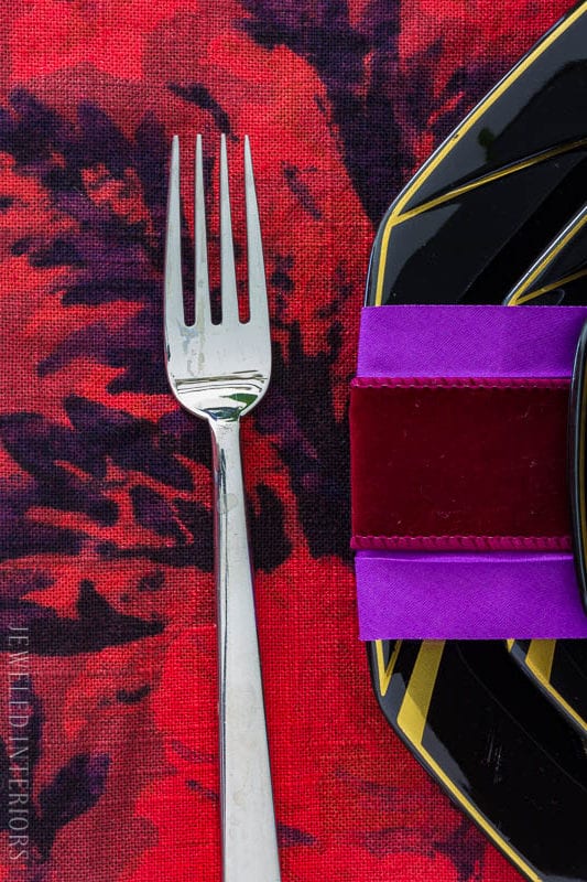 valentines, valentines day, tablescapes, placemats, DIY, tutorial, How to, flowers, red, purple, African violet, moody floral, candles, brass, Cliente, ultra violet,