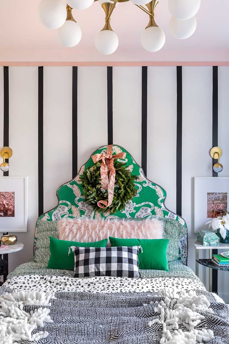 You've got to see this! teenage girl's bedroom holiday decor. Christmas decor, holiday decor, holiday bedroom decor, bedroom Christmas decor, bedroom Christmas tree, bedroom Christmas decor teen, bedroom Christmas decorations, Christmas decorations, Christmas tree ideas, custom headboard, emerald green, boho bedroom, preppy bedroom,