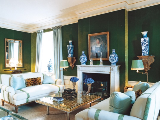 Tory Burch's living room and statement making lighting 