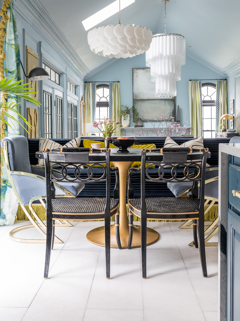 Have you seen the Jewel Marlowe Home Tour? Spring 2020, eat in, banquette, fringe, channel tuft, pinstripe, navy, marble floors, tulip table, Original BTC lighting, HVLG, Tyrell 