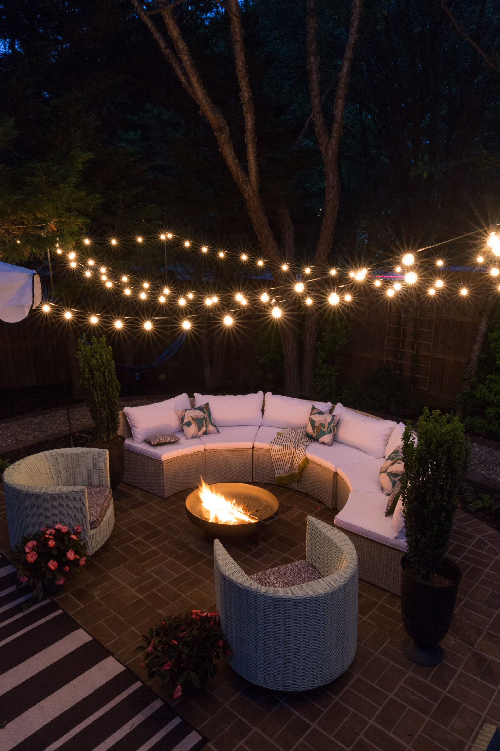 How to hang, backyard lighting, ideas, string lights, party lights, best fire pit, fire pit, outdoor entertaining,