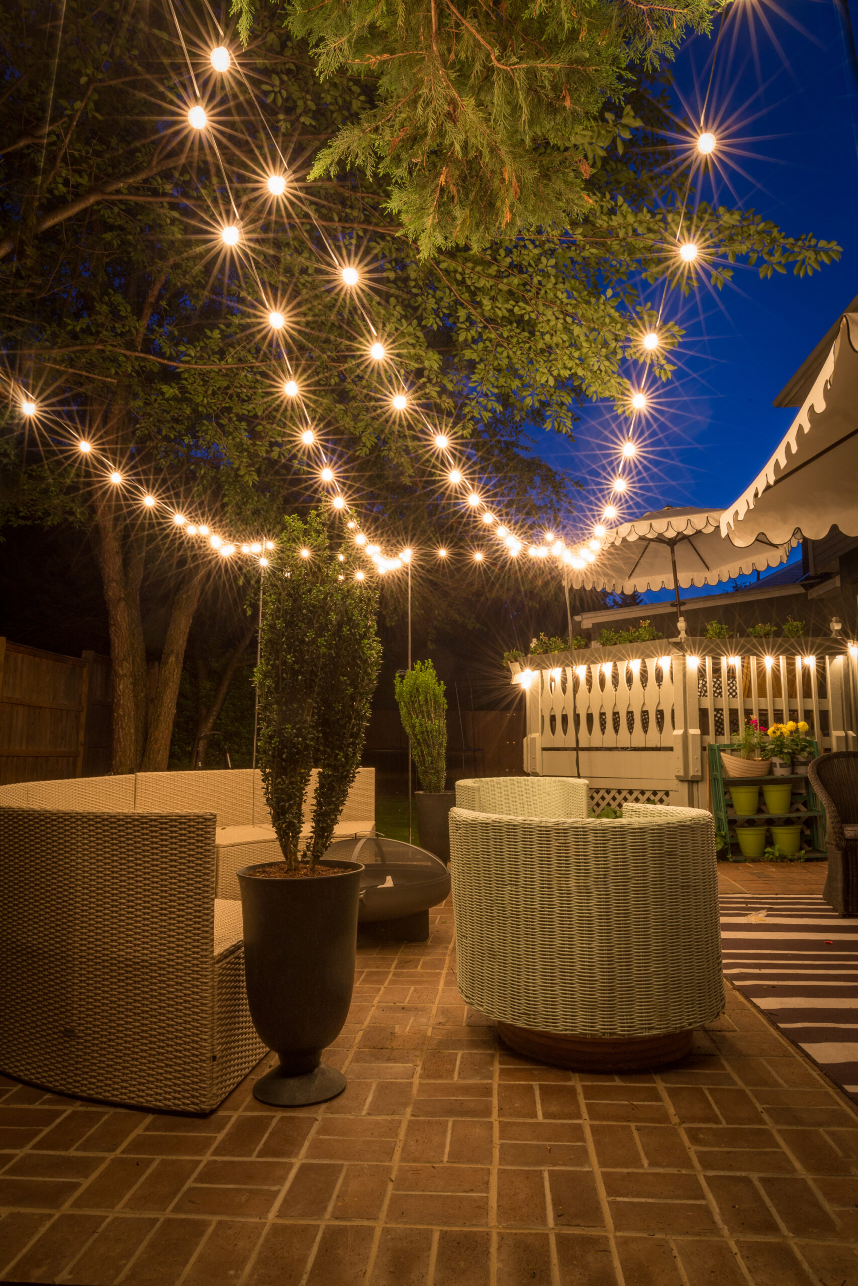 How to hang, backyard lighting, ideas, string lights, party lights, best fire pit, fire pit, outdoor entertaining,