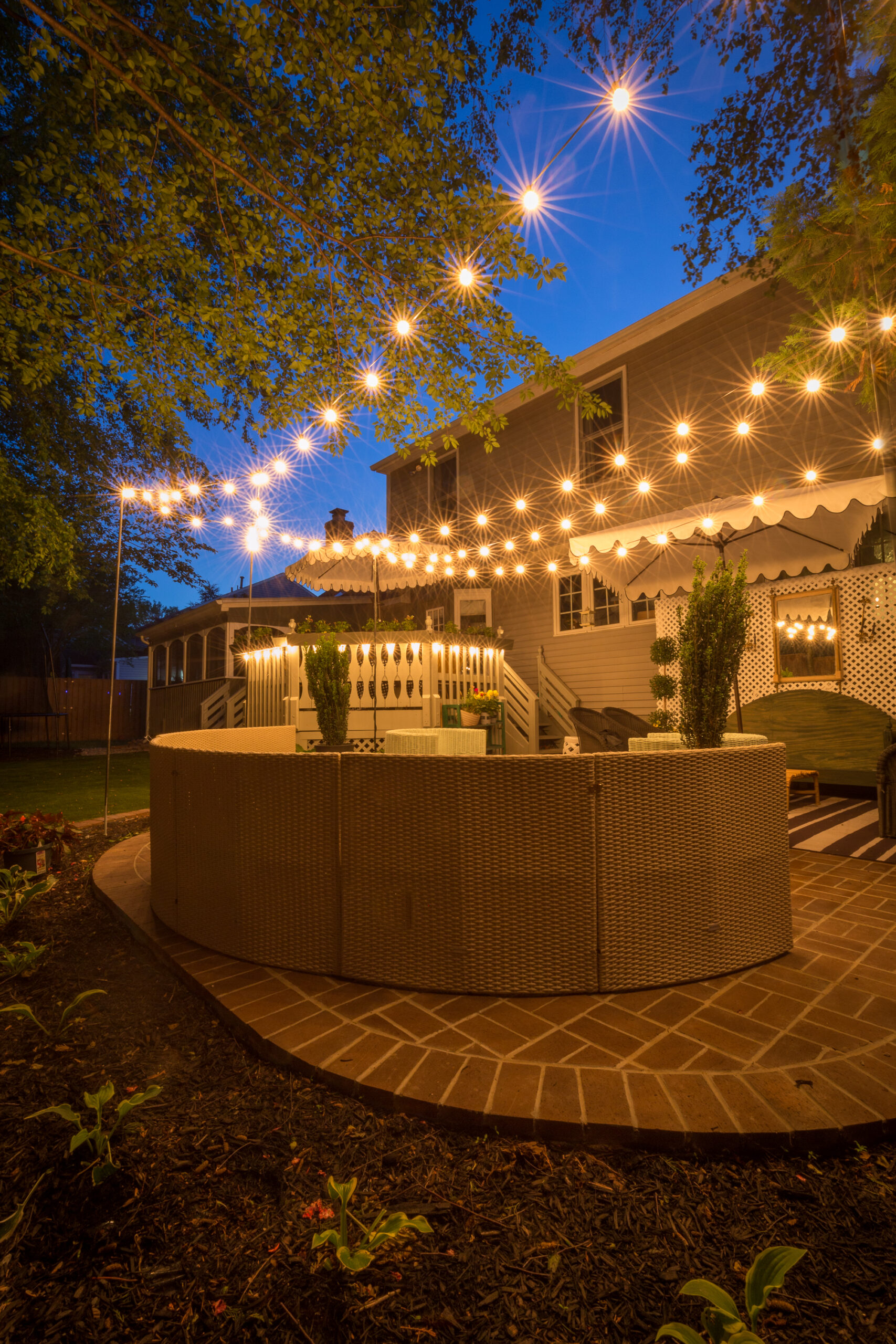 How to hang, backyard lighting, ideas, string lights, party lights, best fire pit, fire pit, outdoor entertaining,