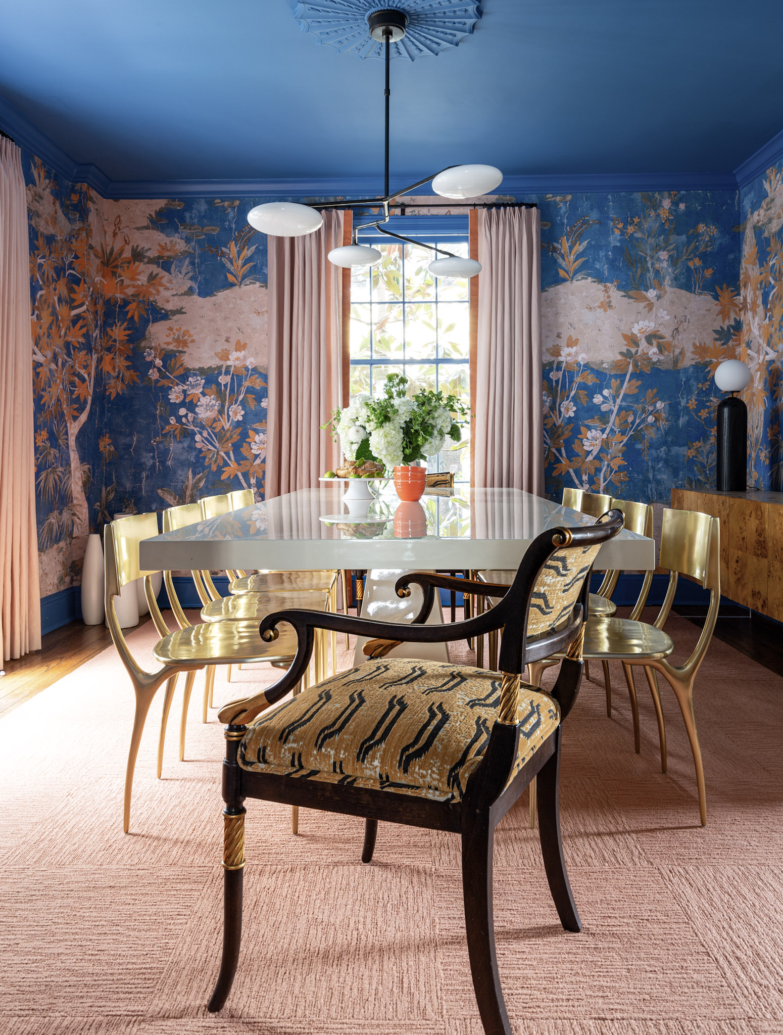 bold dining room, blue, gold, pink, animal print, neoclassical chair, eclectic, regency style, brass chairs, visual comfort, klismos, chinoiserie, entertianing, dining, room, dining room, beautiful, gorgeous, 2025 trends, eclectic, antique