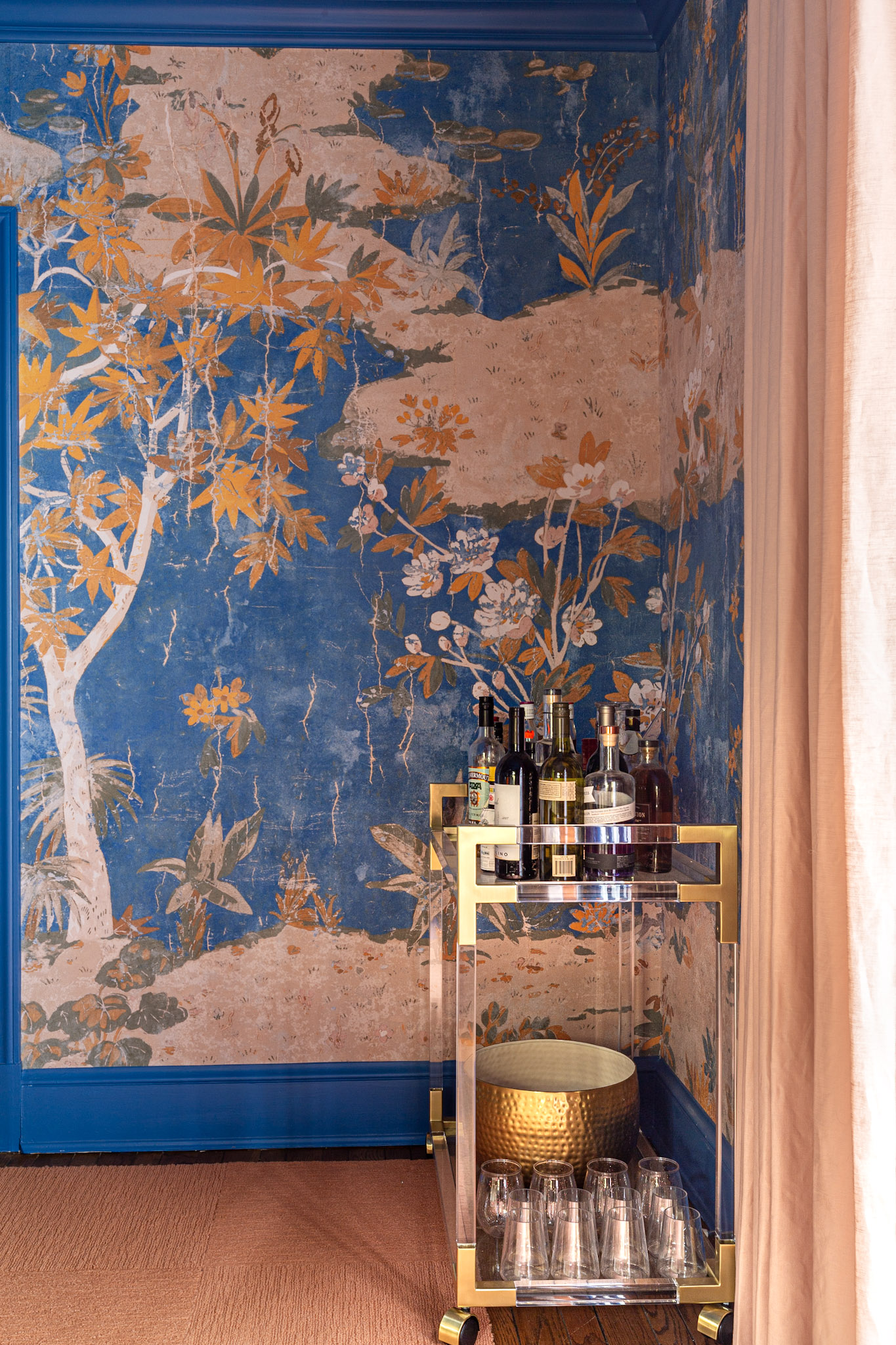 bold dining room, blue, gold, pink, animal print, neoclassical chair, eclectic, regency style, brass chairs, visual comfort, klismos, chinoiserie, entertianing, dining, room, dining room, beautiful, gorgeous, 2025 trends, eclectic, antique, bar cart, brass, acrylic